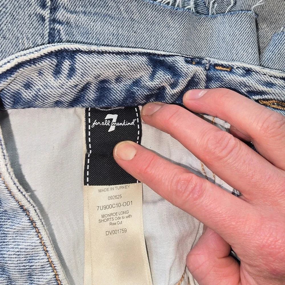 NWT 7 For All Mankind Monroe Long Shorts in Ode To Raw Hem Women Size‎ 27